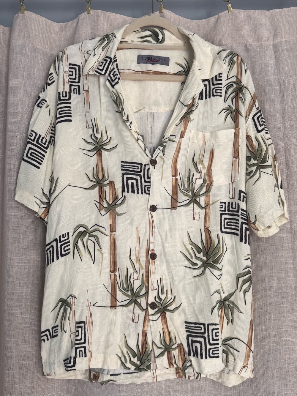 Quicksilver Silver Edition palm tree design casual button down collared shirt L